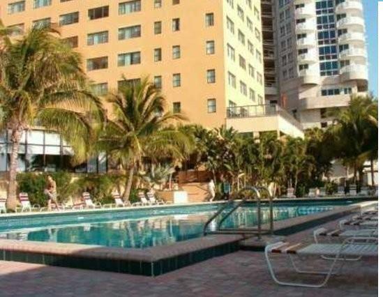 Miami Beachfront With Pool Wifi & Cheap Parking Apartment Exterior foto